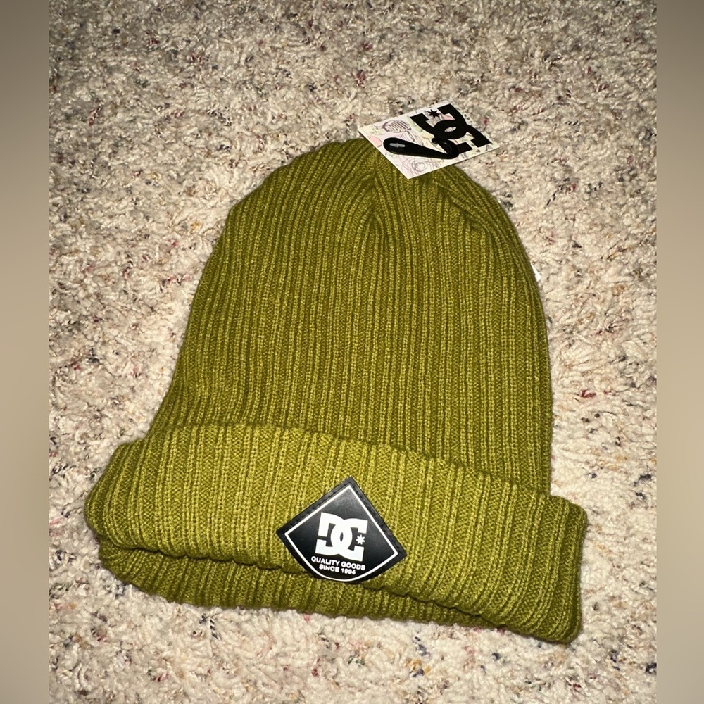 Beanie Green hat warm cozy beanie dc 🤍💚